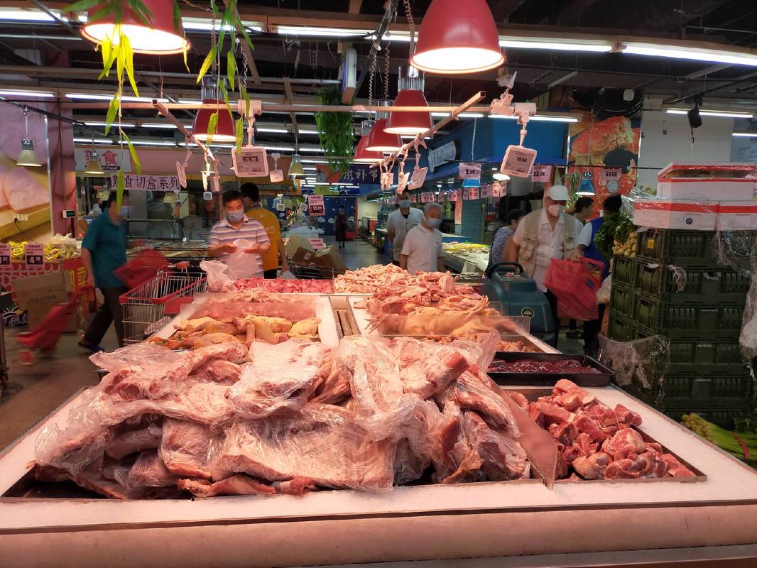 物美增加了肉类产品供应,肉类产品检验检疫合格,市民可放心购买.